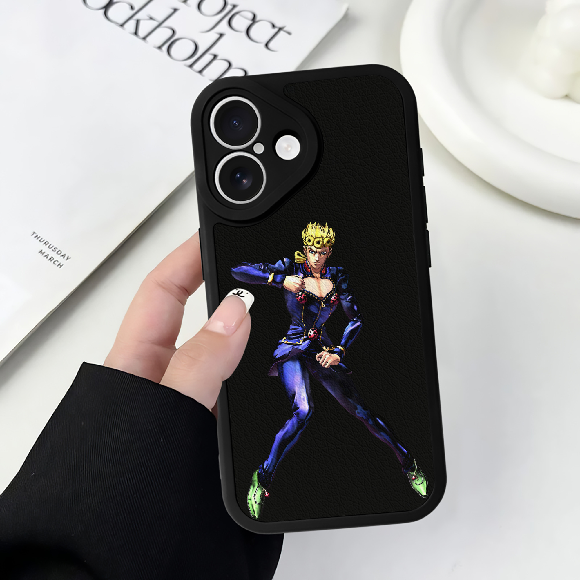 （画像用） ジョジョの奇妙な冒険 ジョルノ?ジョバァーナ JoJo's Bizarre Adventure Giorno Giovanna 【iPhone 16シリーズ対応】シリコンスマホケース（レザー調） 材質：シリコン